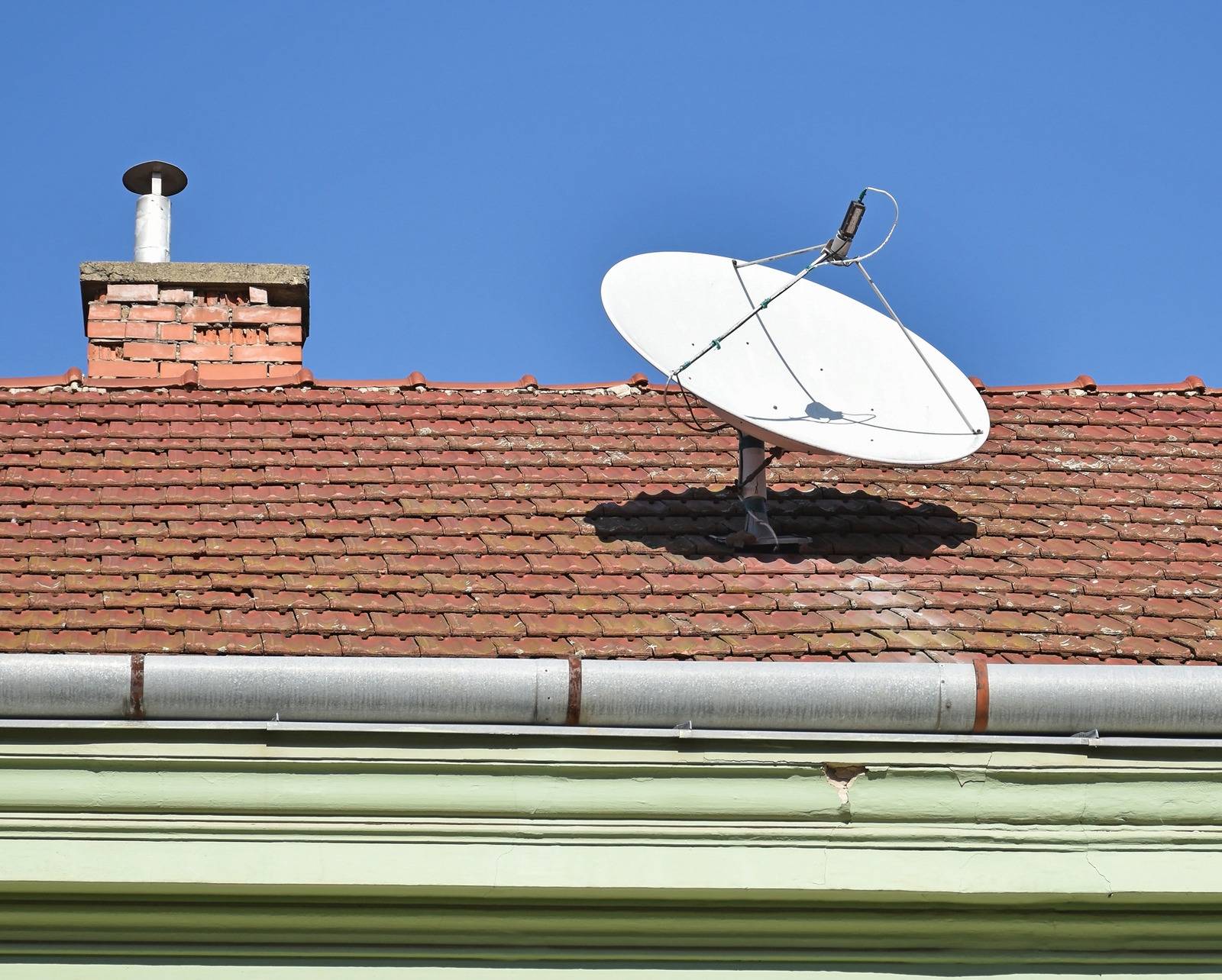 Your Complete Guide: How to get Free TV with a Satellite Dish